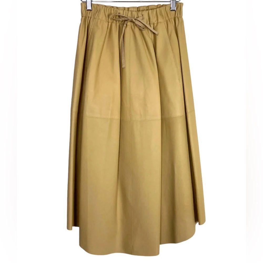 NWT $895 Vince 100% Lamb Leather Skirt size M Beige